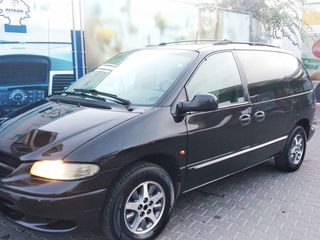 Chrysler Voyager foto 1