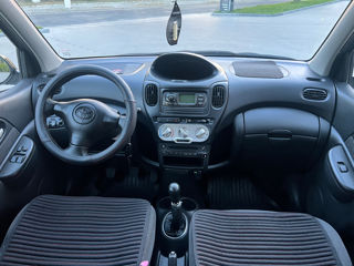 Toyota Yaris Verso foto 6