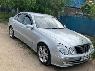 Mercedes E-Class foto 2