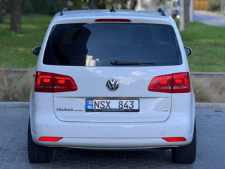 Volkswagen Touran foto 8