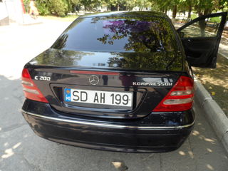 Mercedes C Class foto 8