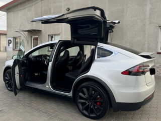 Tesla Model X foto 8