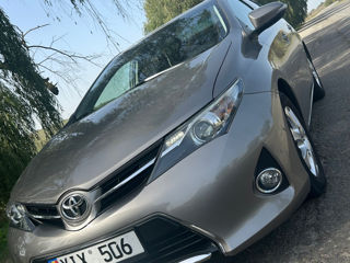 Toyota Auris foto 1