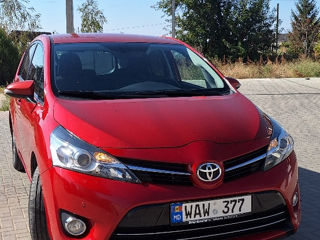 Toyota Verso foto 1