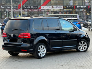 Volkswagen Touran foto 4