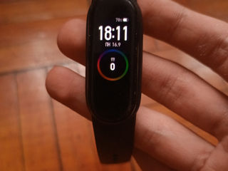 Продам Mi Band 4 в хорошем состоянии