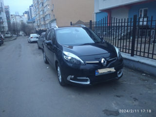 Renault Grand Scenic foto 2