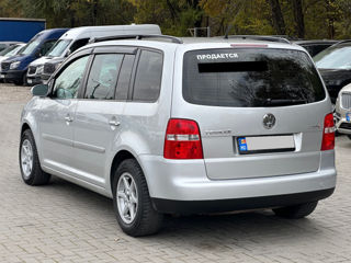 Volkswagen Touran foto 5