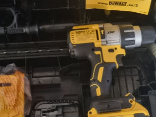 Dewalt DCD 996P2T, Brushles,  с 2 батареями на 5 ампер зарядное и кейс foto 2