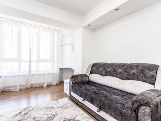 Apartament cu 2 camere, 77 m², Centru, Chișinău foto 4