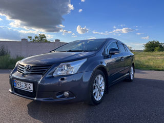 Toyota Avensis foto 2