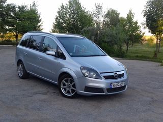 Opel Zafira foto 1