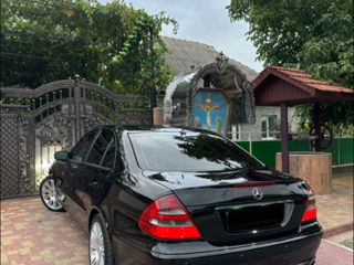 Mercedes E-Class foto 5