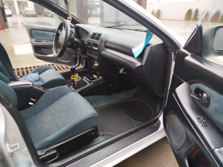 Mazda 323 foto 6