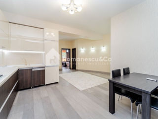 Apartament cu 2 camere, 80 m², Centru, Chișinău foto 5