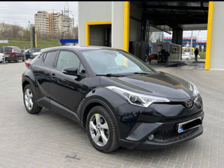 Toyota C-HR foto 2