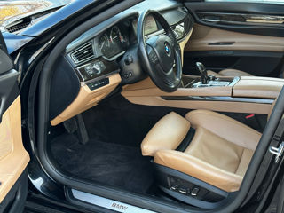 BMW 7 Series foto 10