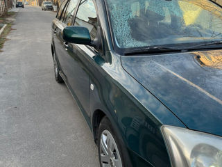 Toyota Avensis foto 5