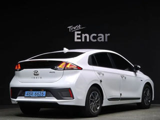 Hyundai IONIQ foto 2