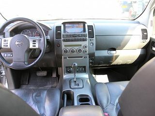 Nissan Pathfinder foto 2