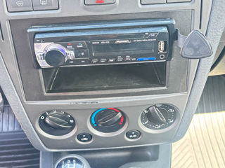 Ford Fusion фото 15