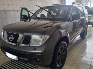 Nissan Pathfinder foto 5