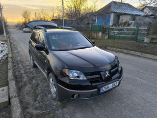 Mitsubishi Outlander foto 2