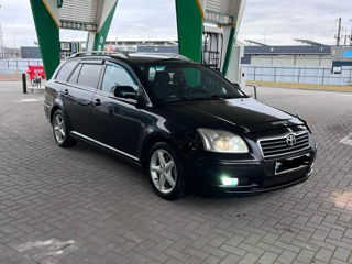 Toyota Avensis foto 3