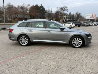 Skoda Superb foto 4