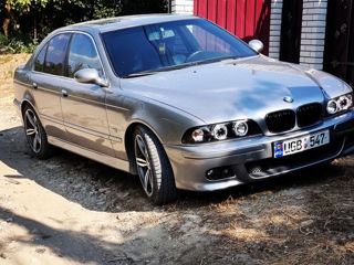 BMW 5 Series foto 3