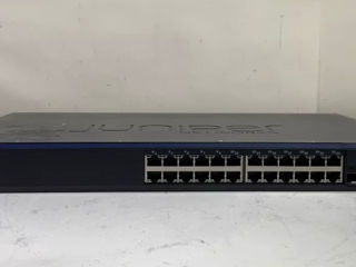 Juniper EX2200 switch cu 24 de porturi GigabitEthernet si 4 SFP