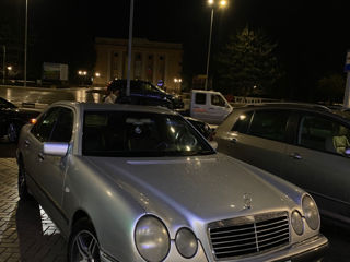 Mercedes E-Class foto 7