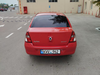 Renault Clio Symbol foto 4