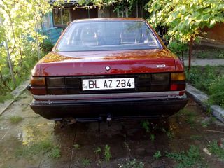 Audi 100 foto 4