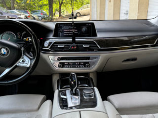 BMW 7 Series foto 2