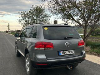 Volkswagen Touareg foto 1