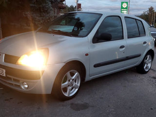 Renault Clio foto 2