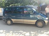 Nissan Serena foto 2