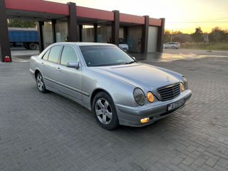 Mercedes E-Class foto 3