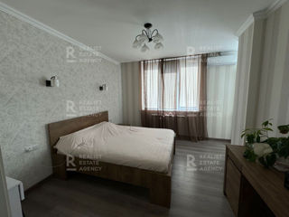 Apartament cu 2 camere, 81 m², Centru, Chișinău foto 4