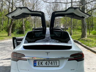 Tesla Model X foto 4