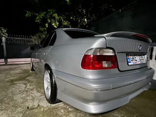 BMW 5 Series foto 6