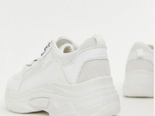 White trainers public desire white foto 2