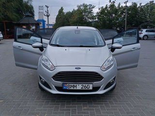 Ford Fiesta 5D foto 1