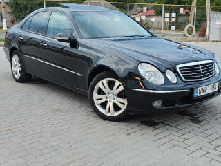 Mercedes E-Class foto 8