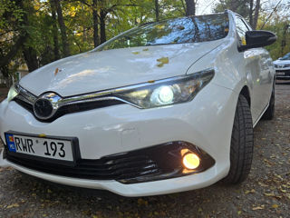 Toyota Auris foto 2