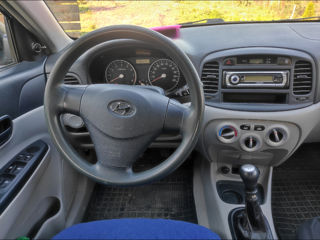 Hyundai Accent foto 2