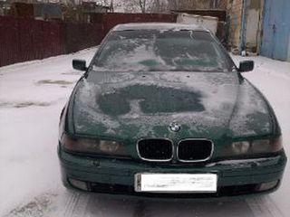 BMW 5 Series foto 1