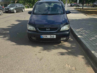 Opel Zafira foto 2