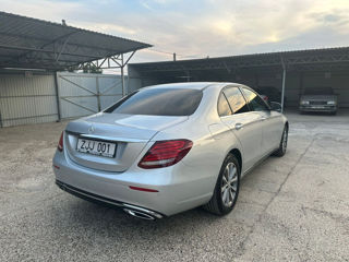 Mercedes E-Class foto 2